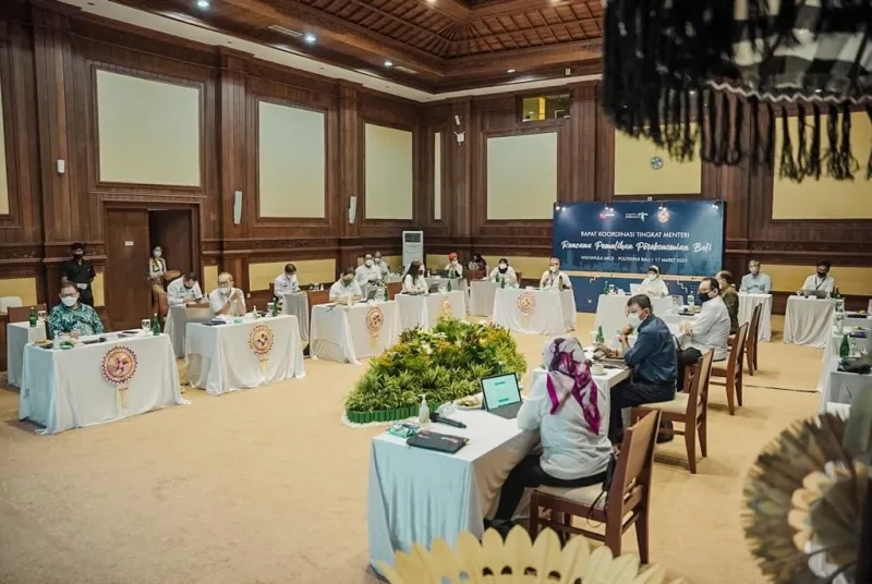 Menparekraf Gelar Rakor Bahas Perluasan Travel Corridor Arrangement untuk Pariwisata