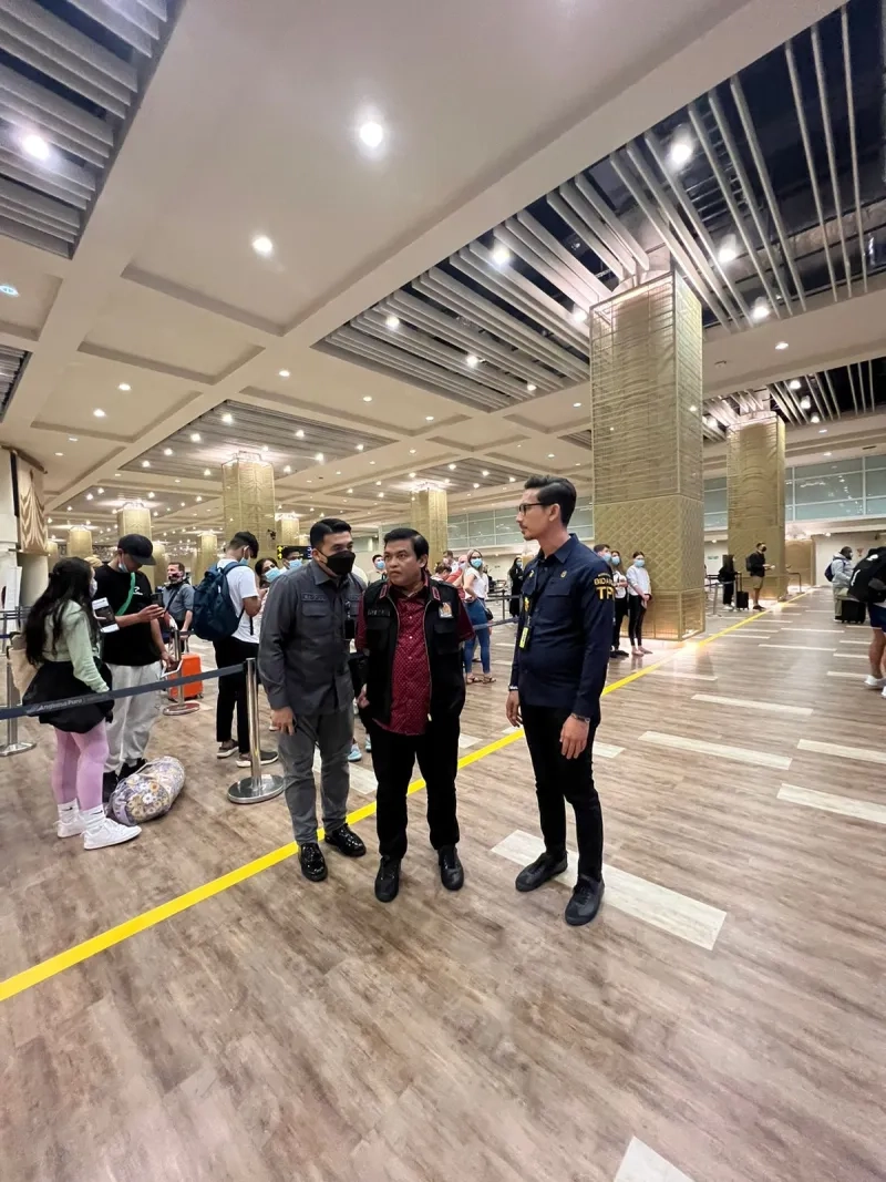 Sidak Area Imigrasi Bandara Ngurah Rai, Plt Dirjen Imigrasi Pastikan Petugas Siap dalam Pemeriksaan Keimigrasian