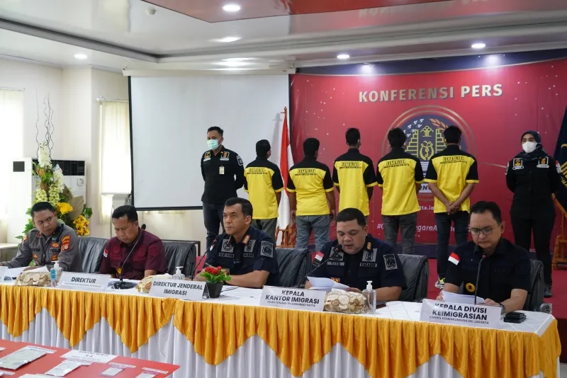 Palsukan Visa, 2 WN Bangladesh Diamankan