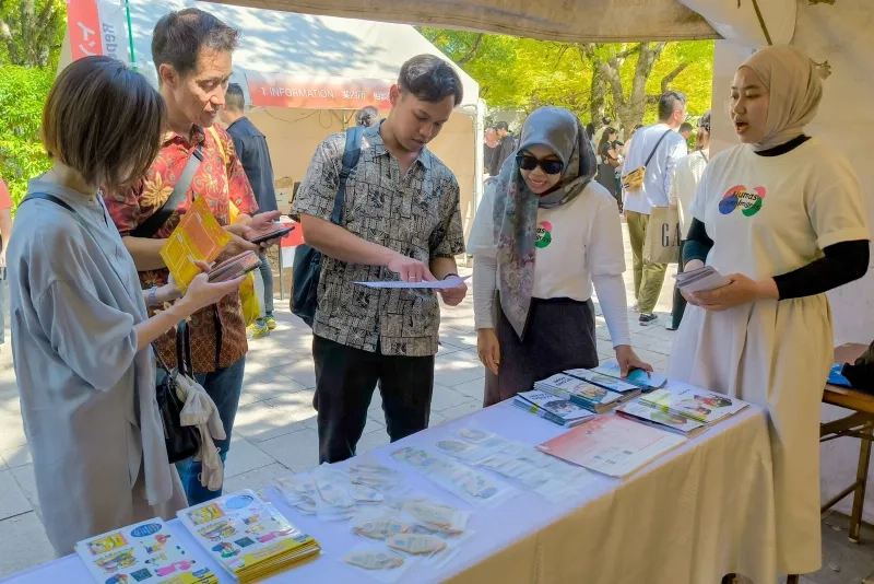 Indonesian and Japanese Citizens Enthusiastically Welcome Indonesia Festival Fukuoka 2024