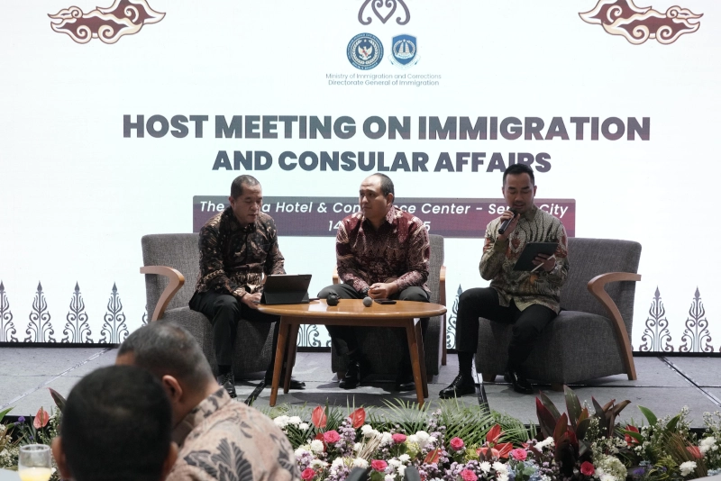 Immigration Provides Visa and Stay Permit Consultation Services in Foreign Representatives Coordination Meeting